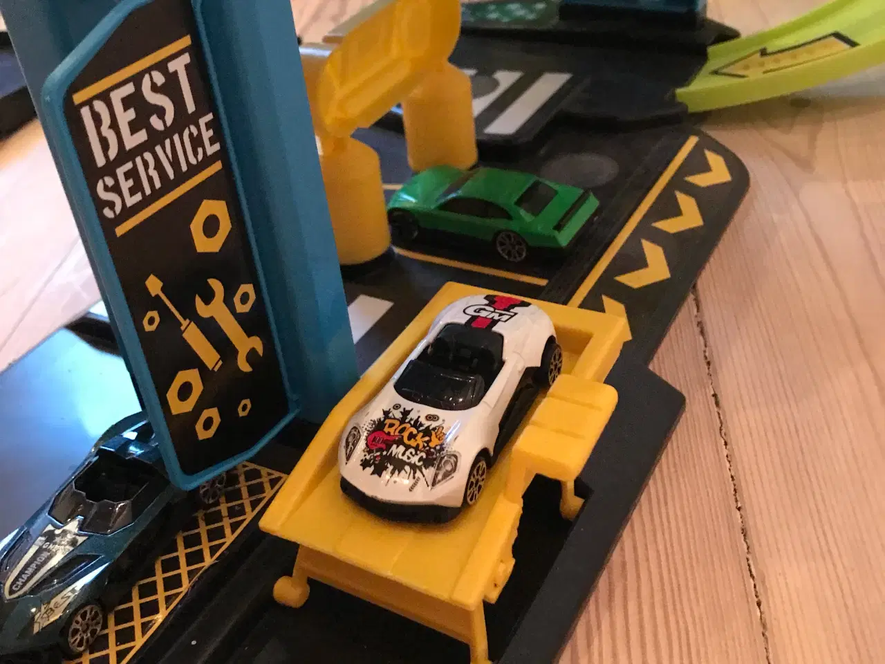 Billede 4 - Bilgarage i 3 etager med ekstra bilbane