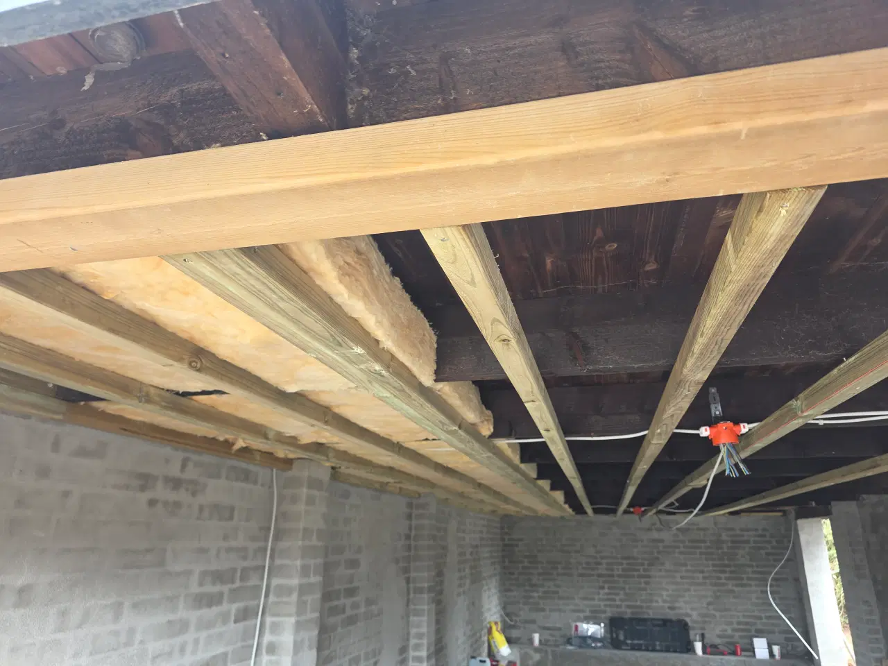 Billede 16 - Jeg udfører belægningsarbejde.