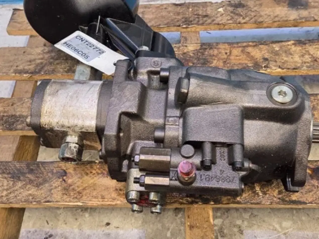 Billede 16 - Valtra  S394   Pumpe   4379960M91