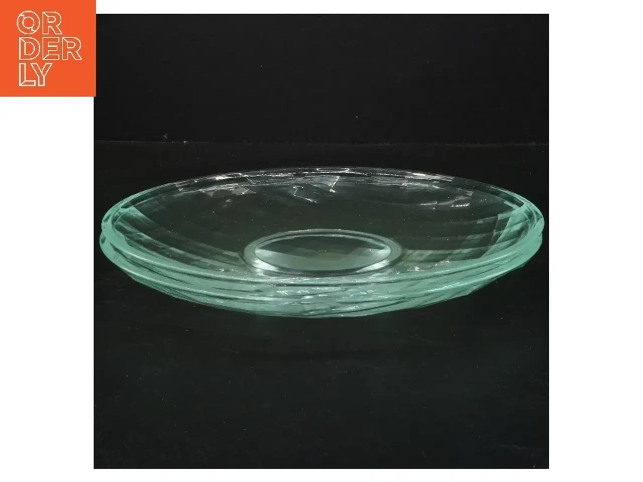 Billede 1 - Facetslebne tallerkner i plastik (2 stk Ø 24 cm)