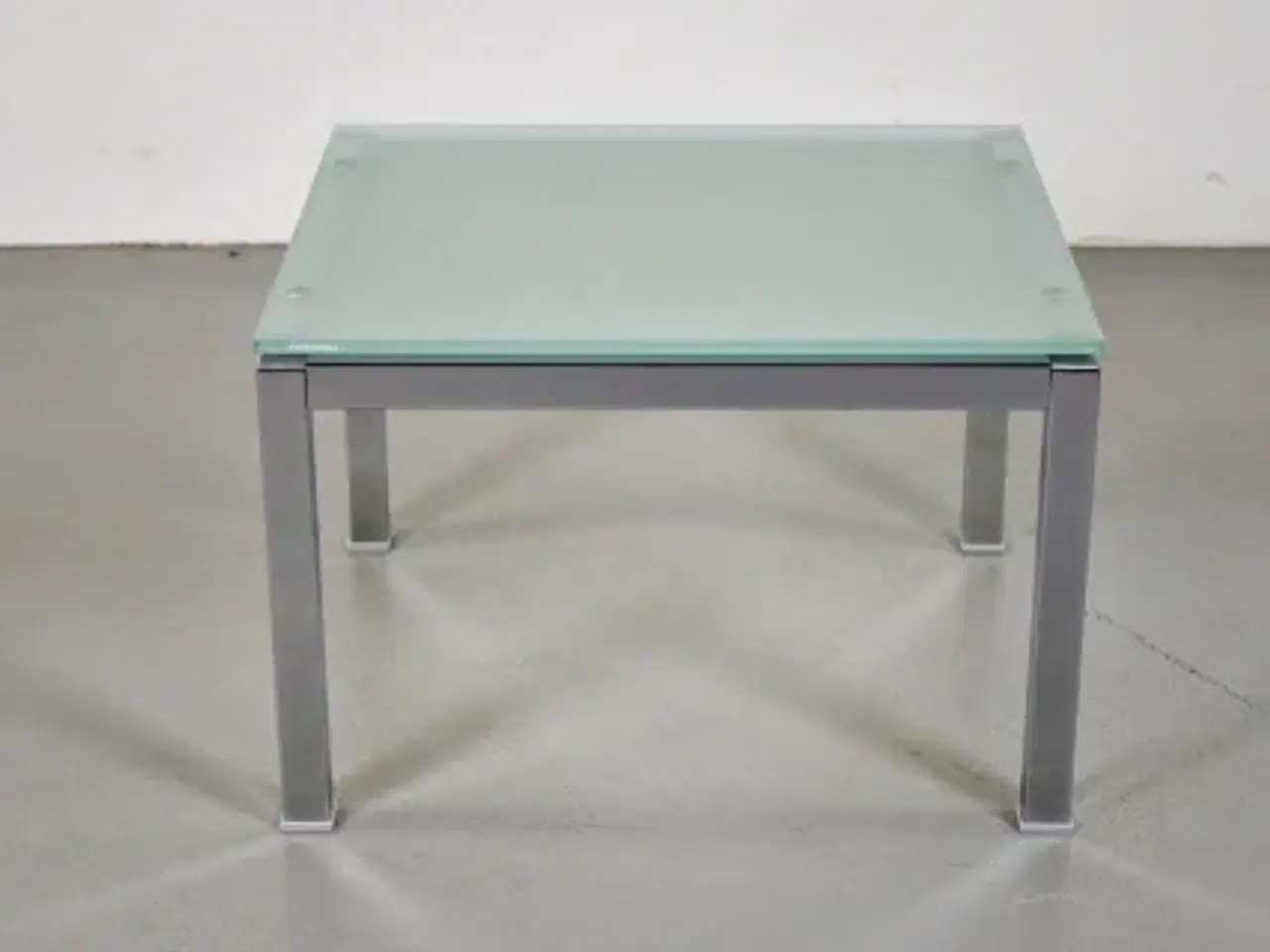 Billede 1 - Pedrali glasbord med blankt understel