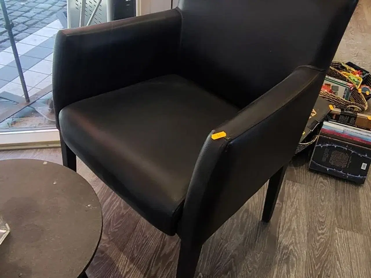 Billede 2 - Lille bord og to stole