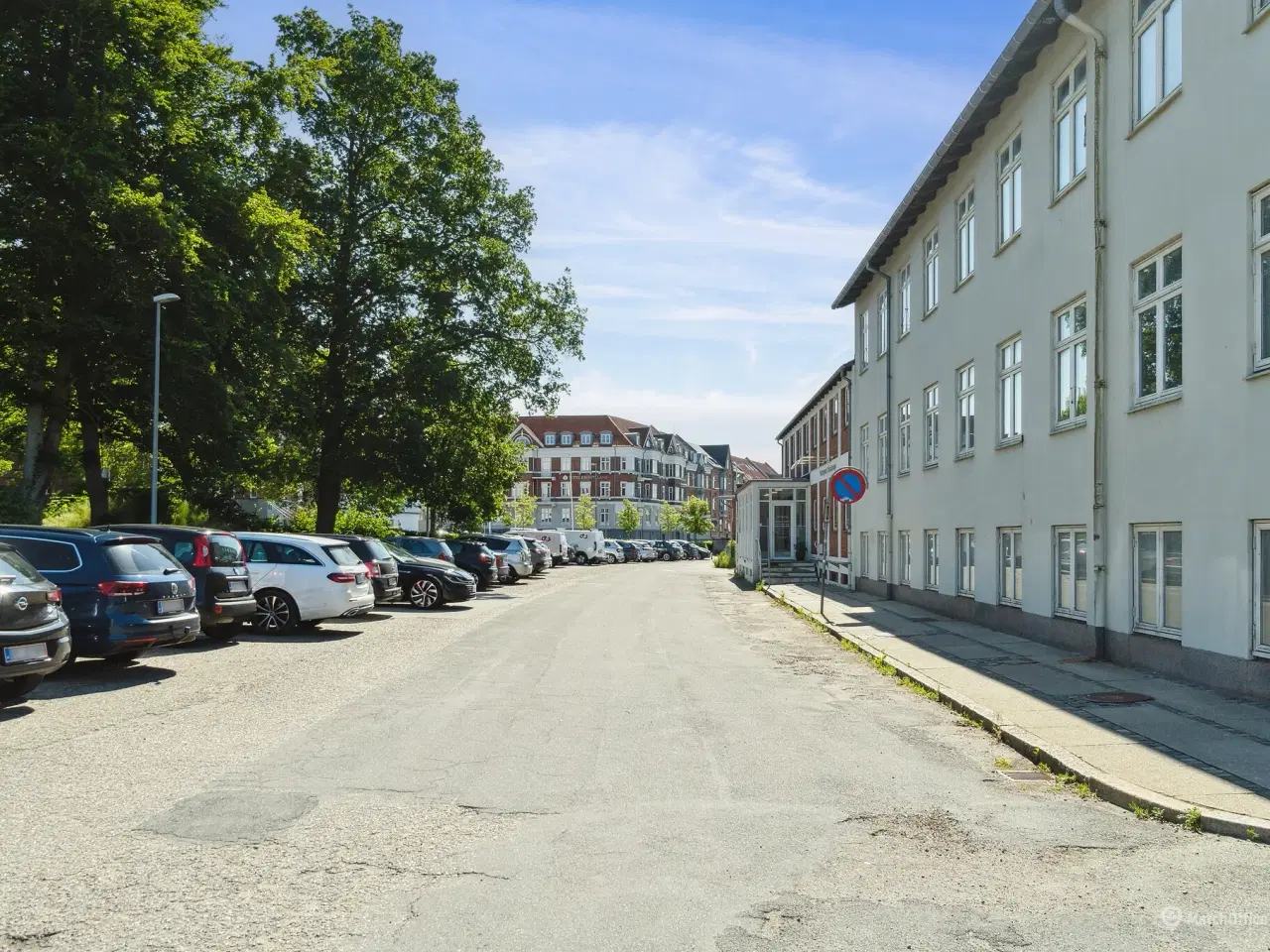 Billede 1 - Regulært kontorlejemål ved Randers Station