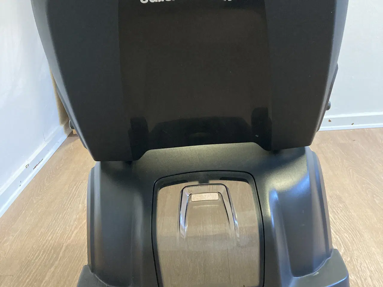 Billede 3 - Husqvarna Robotgarage