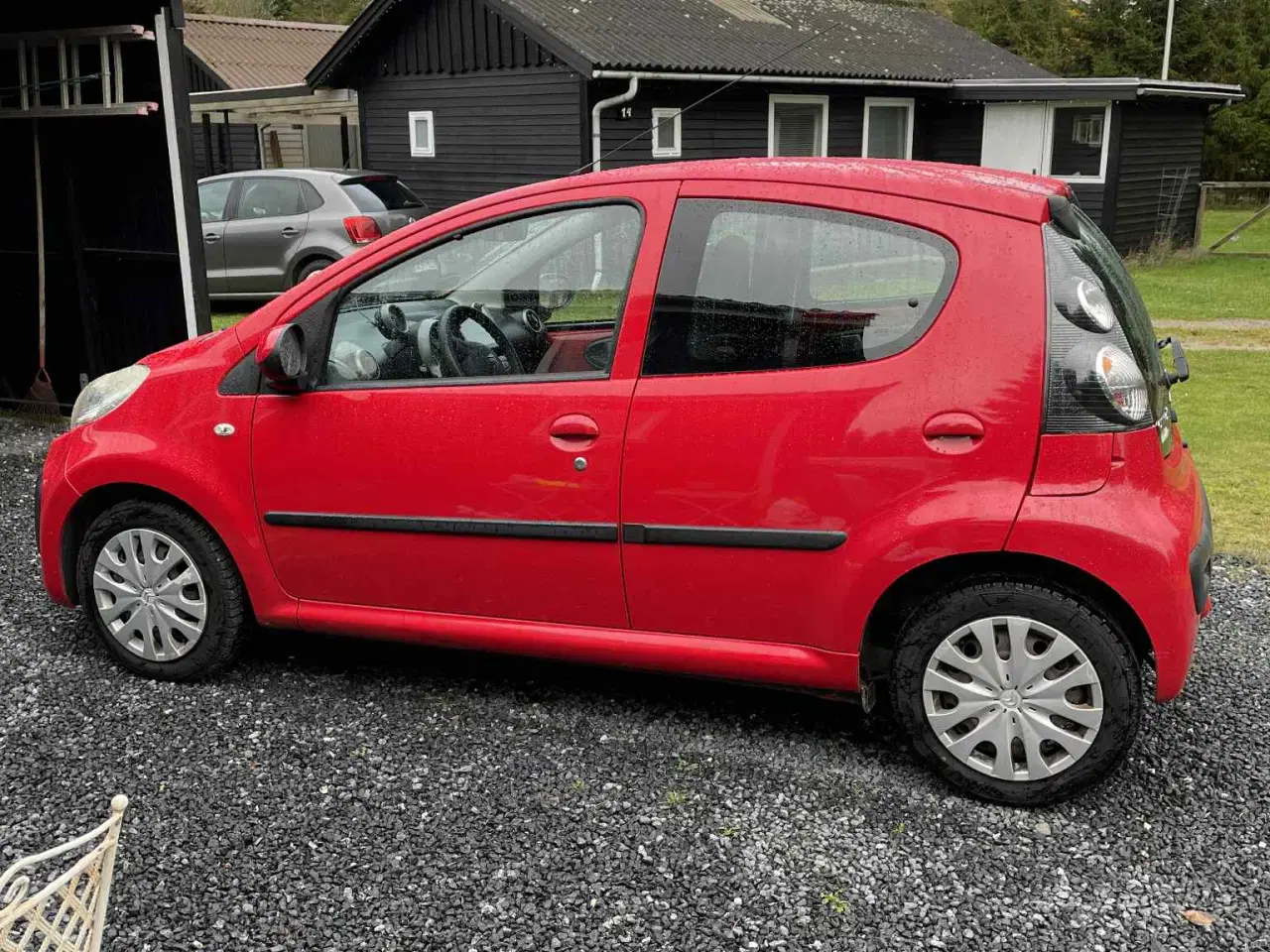 Billede 2 - Fin lille "sparegris" sælges.