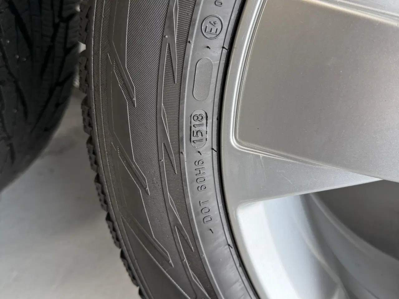 Billede 7 - Originale 18” Volvo fælge med brugte vinterdæk
