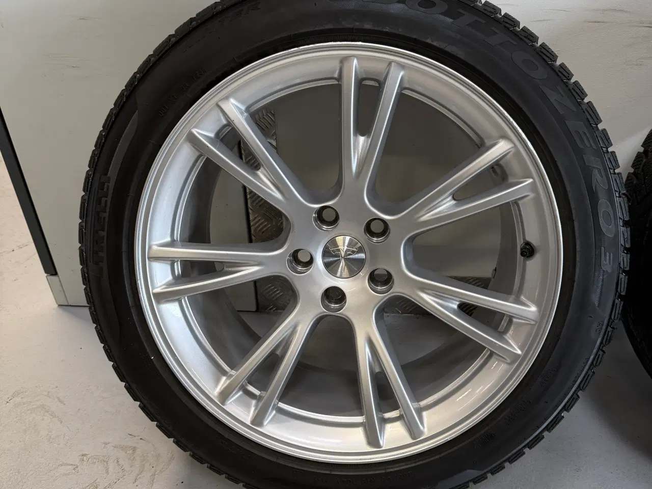 Billede 2 - 19” originale Gemini alufælge med vinterdæk