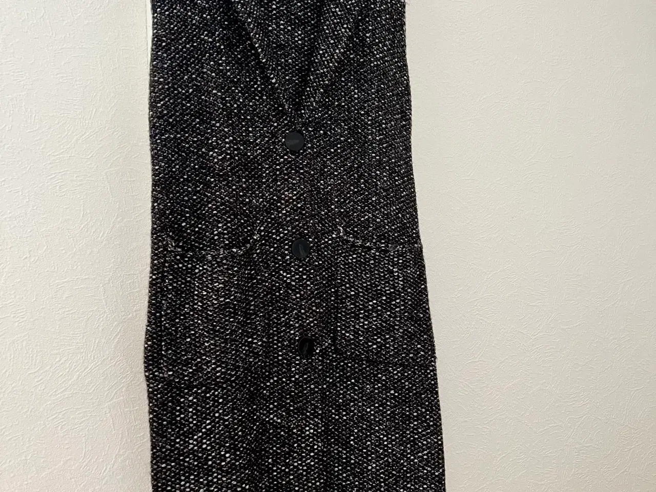 Billede 2 - Koksgrå strik vest