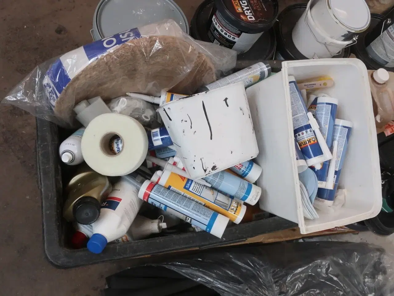 Billede 4 - Maling, fuge, bagstop m.m.