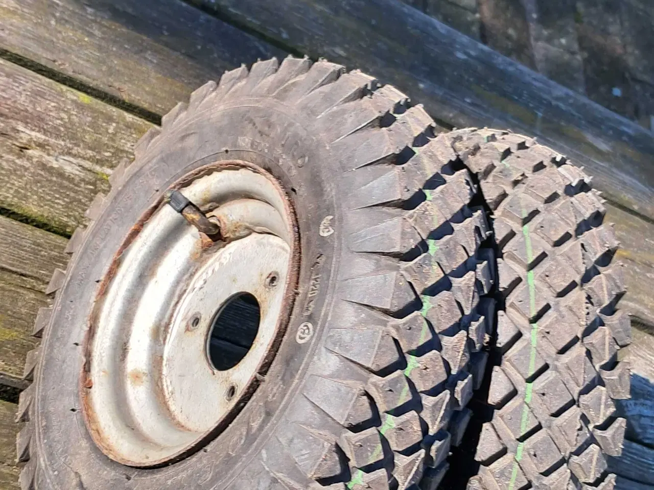 Billede 3 - Fælge med nye dæk til mini crosser S modellen 