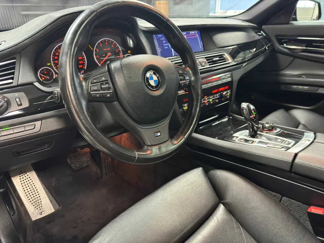 Billede 6 - BMW 750i 4,4 407HK 6g Aut.