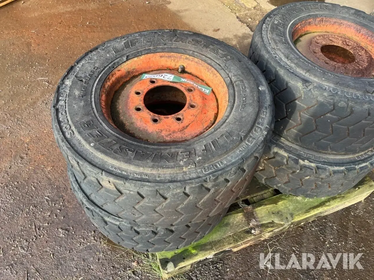 Billede 3 - Massiv dæk med fælg Bobcat 754