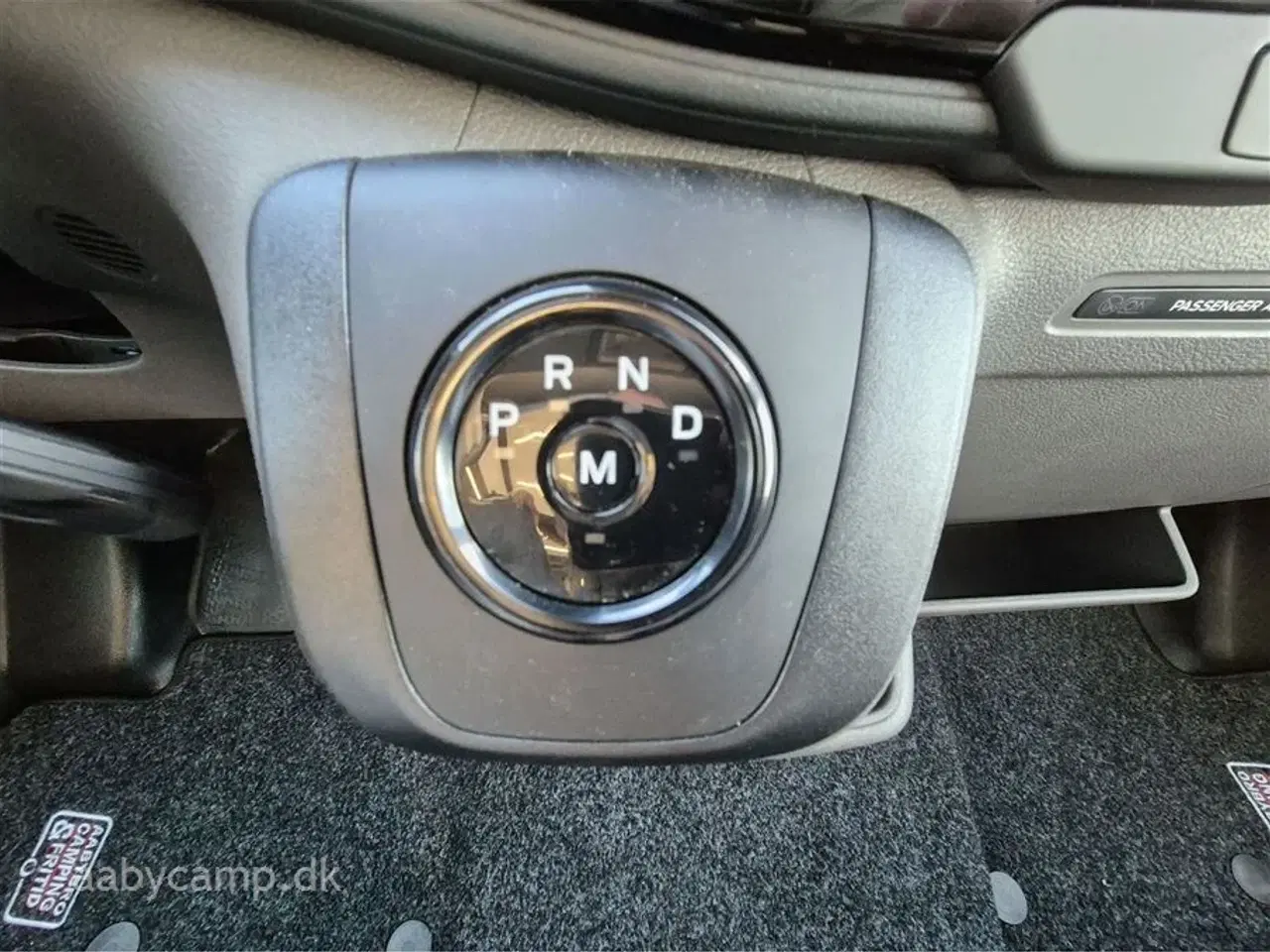 Billede 7 - 2026 - Benimar Tessoro   Nk Pakke. 8 trins Automatgear. 200W solceller. Webasto Dieselfyr. Kompressor køleskab. Køjer bag og sænkeseng Foran.