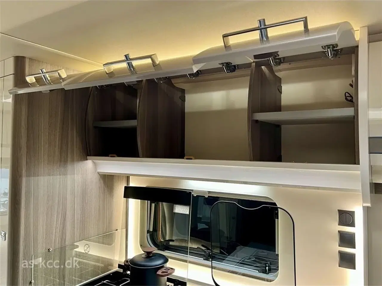 Billede 8 - 2018 - Fendt Tendenza 515 SF   Fendt Tendenza 515 SF årg. 2018. Mover 4 sovepladser, 5 siddepladser.