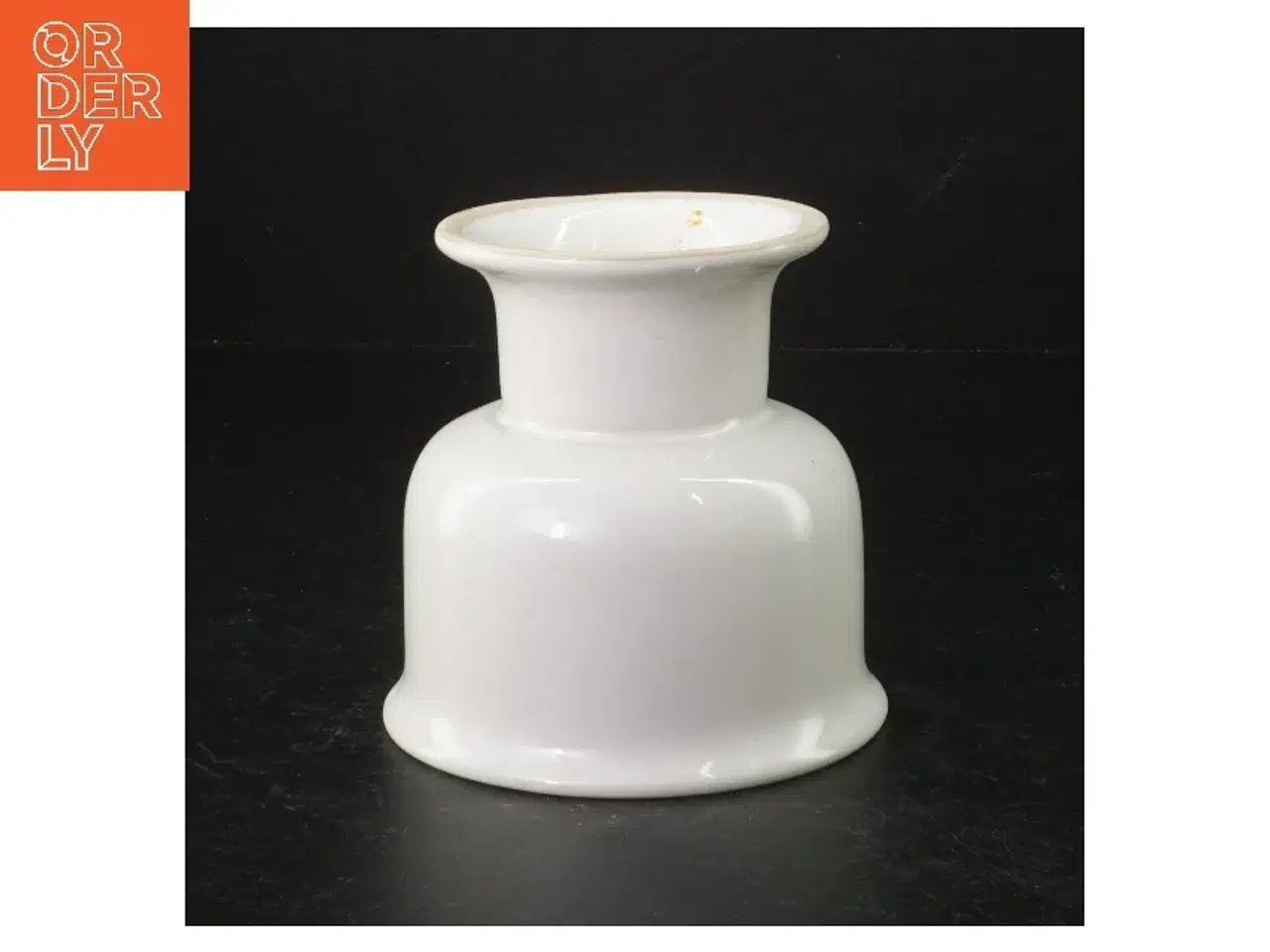 Billede 1 - Hvid keramik lysestage (str. 11 cm)