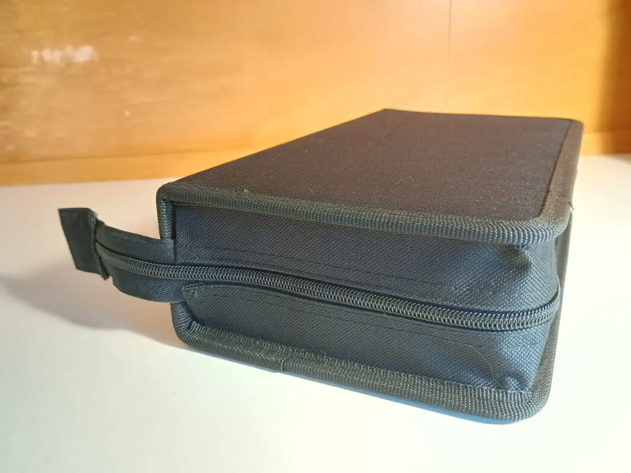 Billede 2 - Boks med lommer til opbevaring af 96 CD'er      