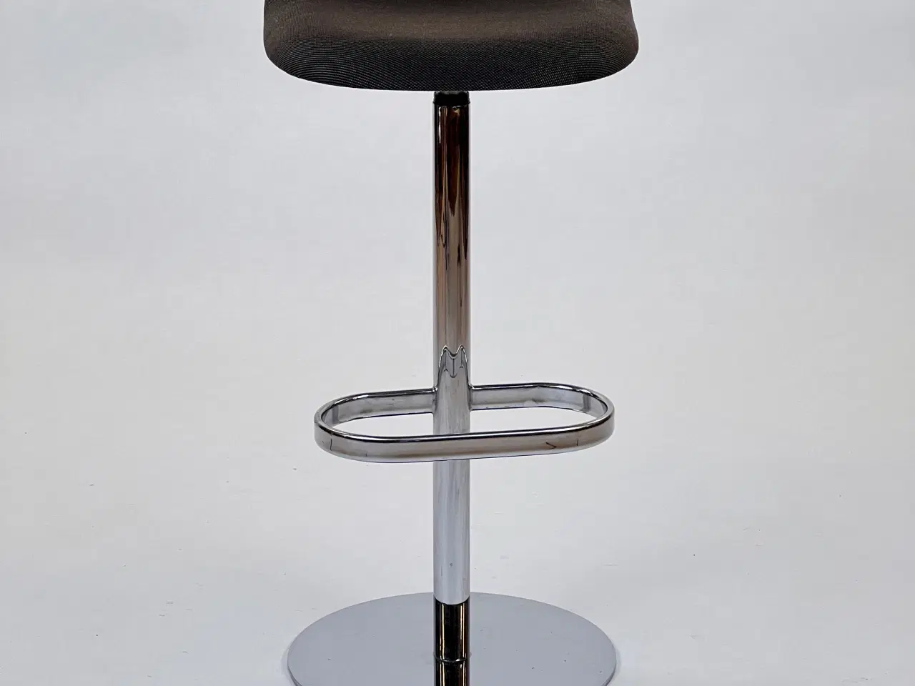 Billede 3 - GUBI | 3D Bar Stool - Swivel Base - Polstret