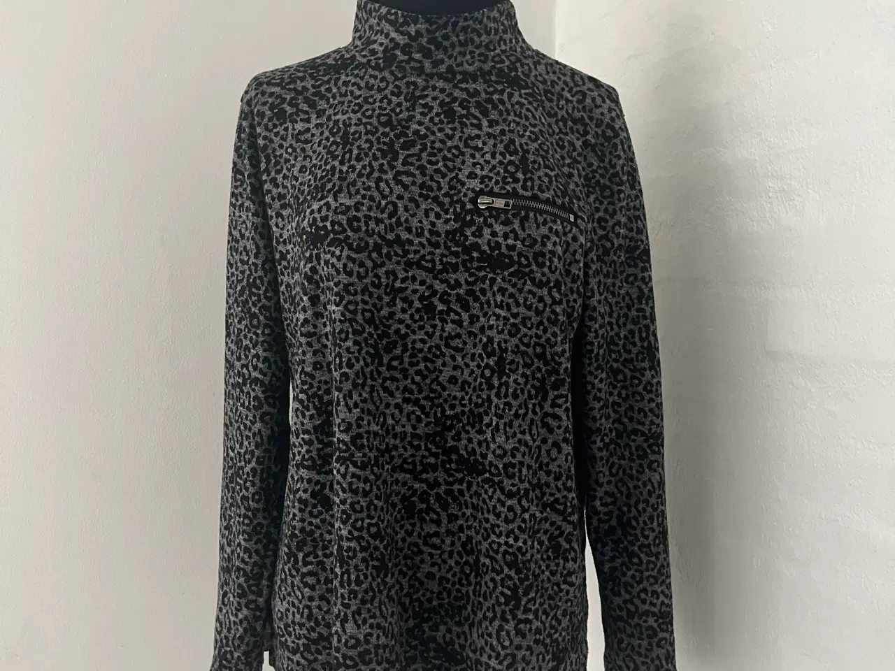 Billede 1 - Bluse str.40