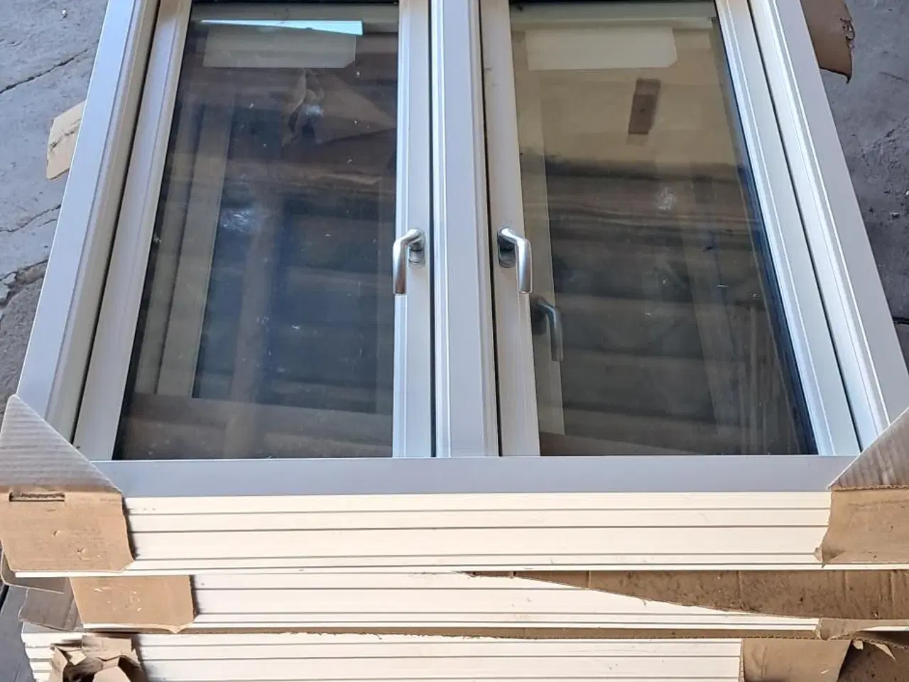 Billede 1 - Outline Træ/alu vinduer