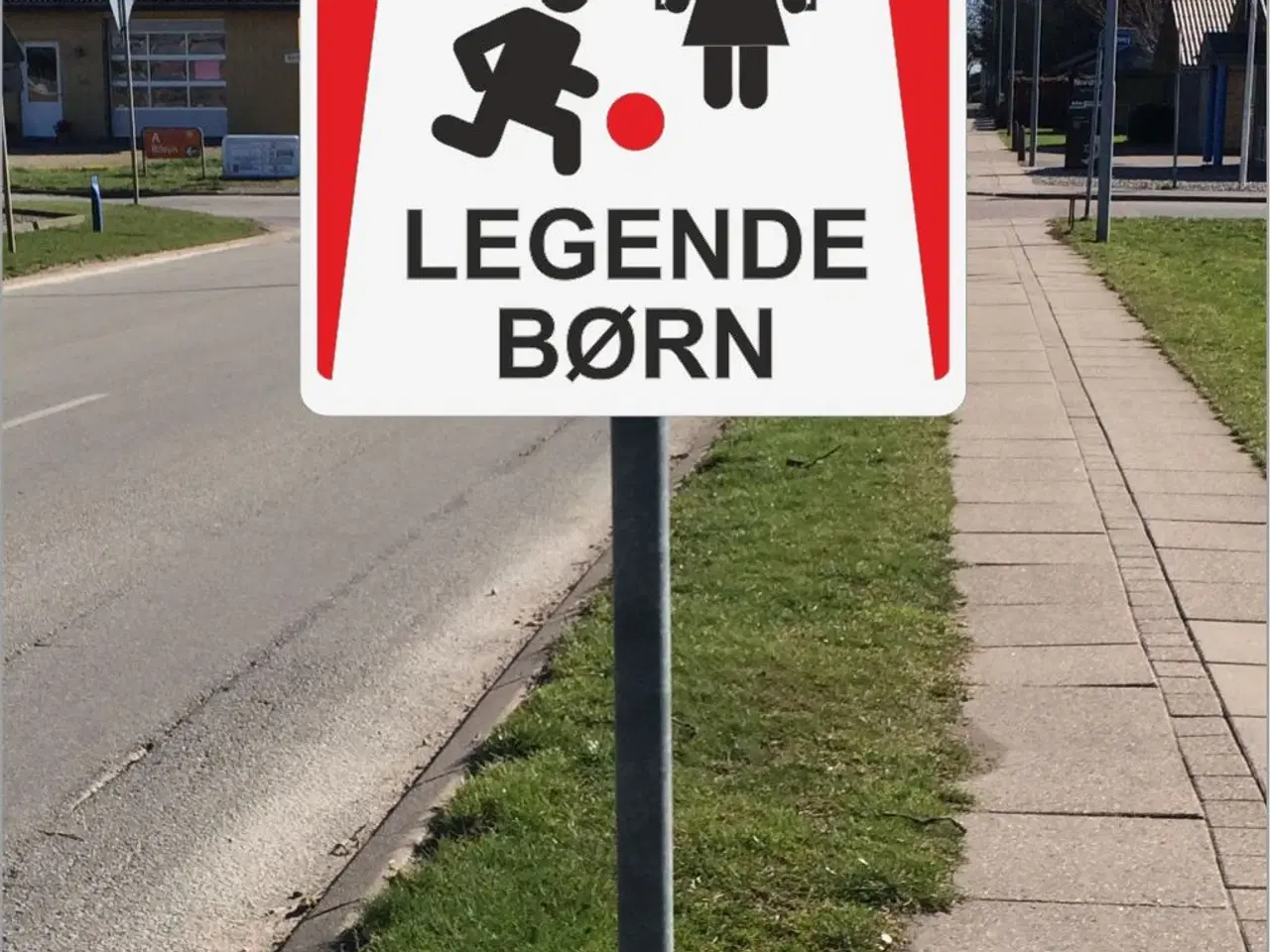 Billede 2 - Skilt Pas på Legende børn