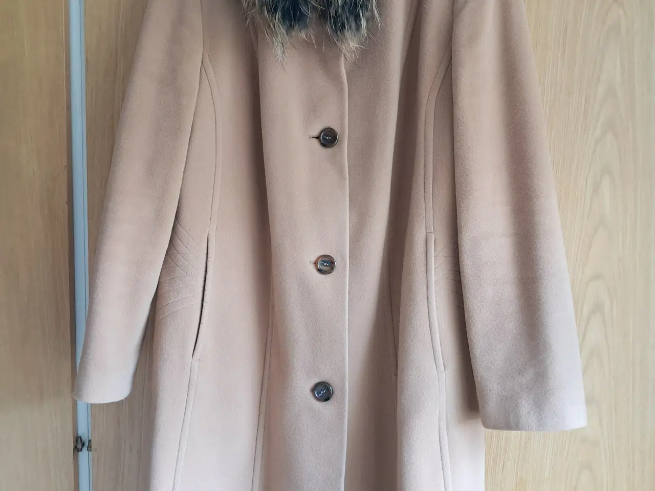 Billede 1 - Beige frakker - uld, kashmir.