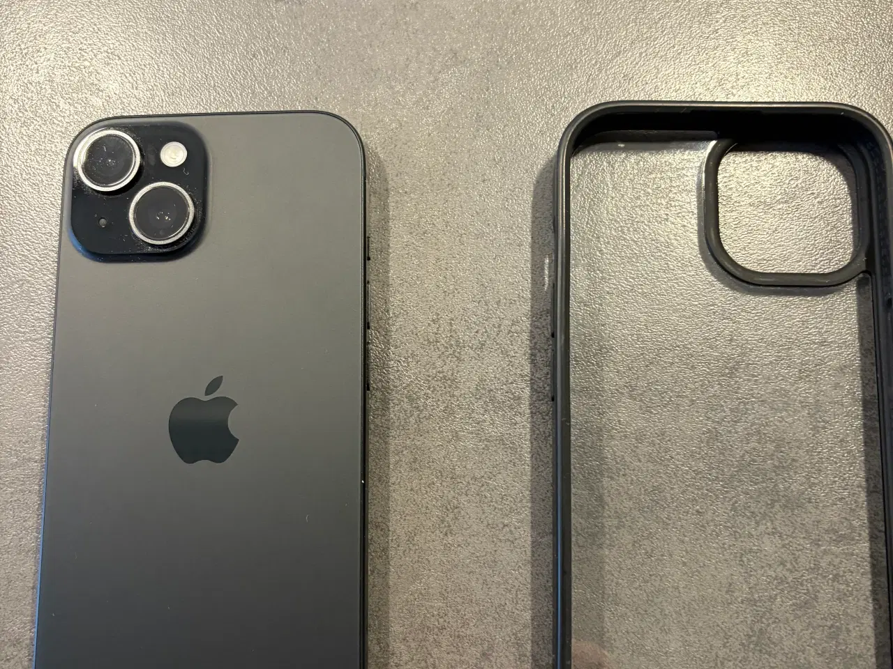 Billede 2 - Velholdt Iphone 15 128GB sort