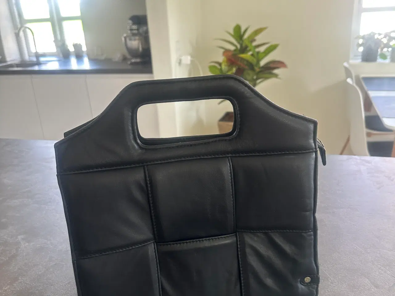 Billede 1 - Depeche Cross-over taske sælges