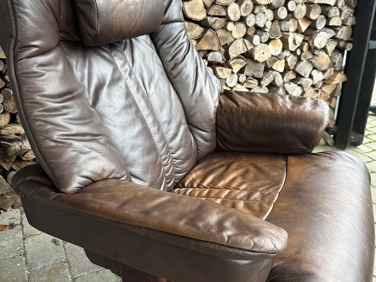 Billede 2 - 2 læder lænestole med skamler