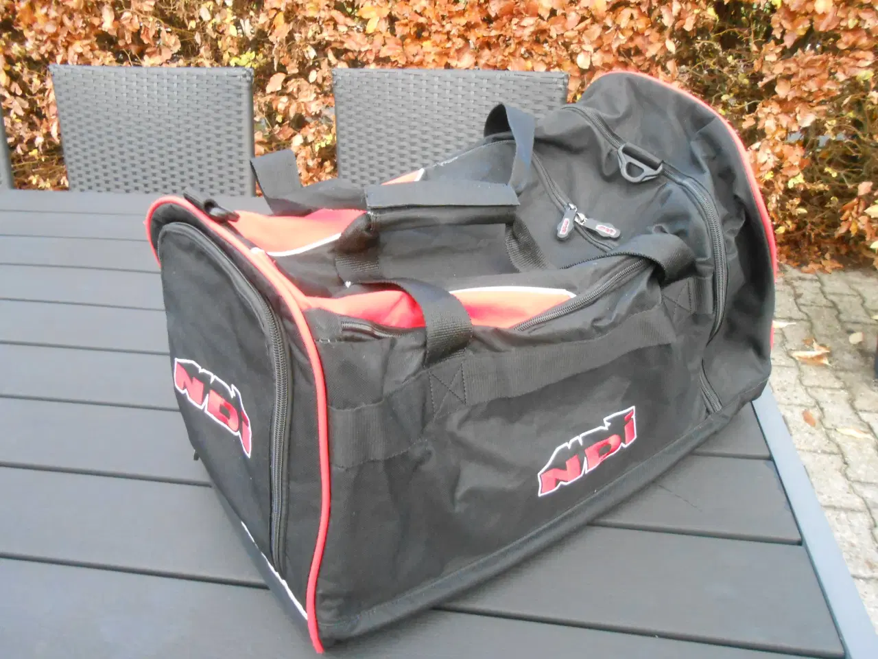 Billede 2 - Sportstaske - Dragtposer - Kapselåbner.