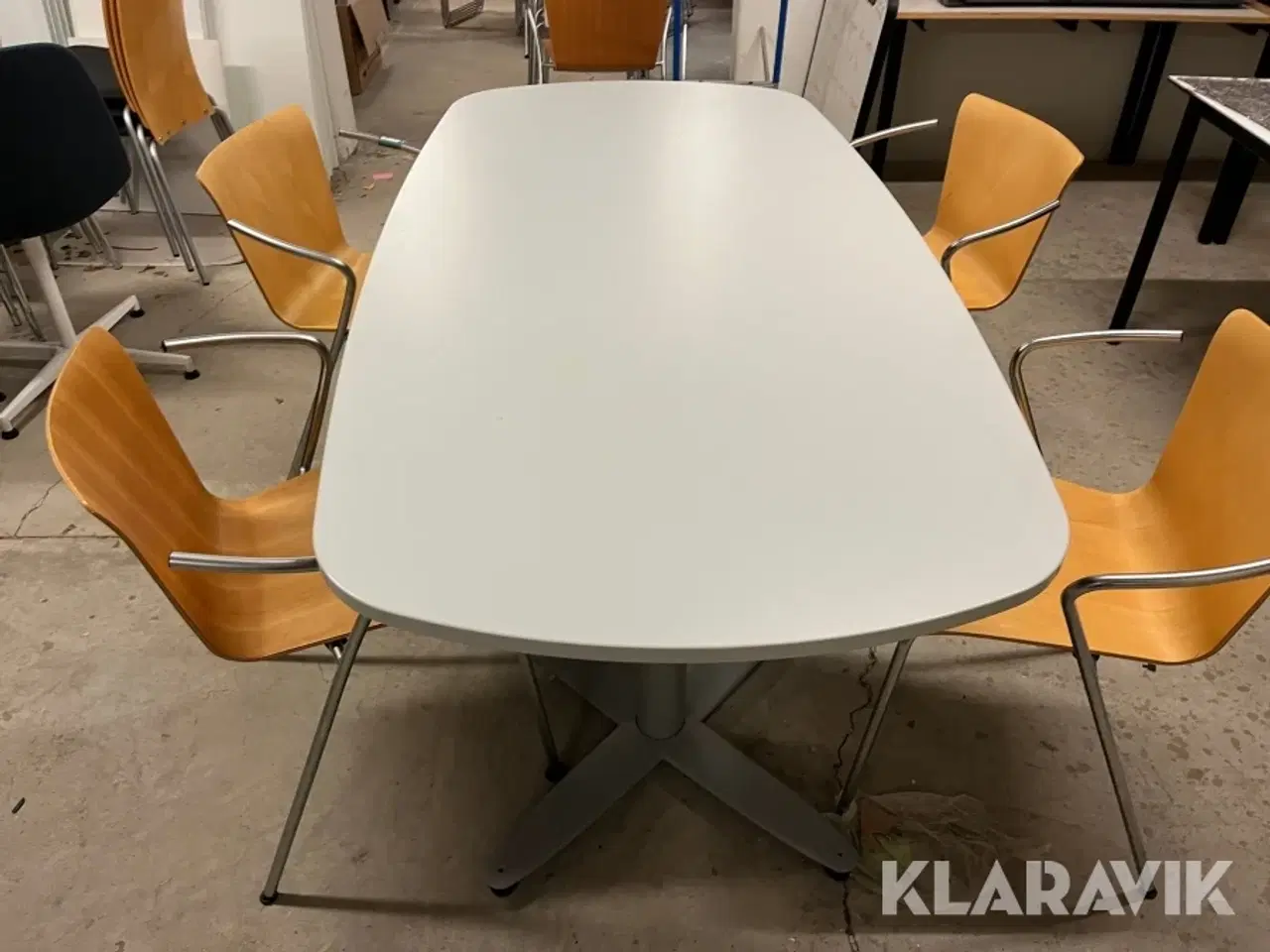 Billede 5 - Mødebord Kinnarps med 4 stole