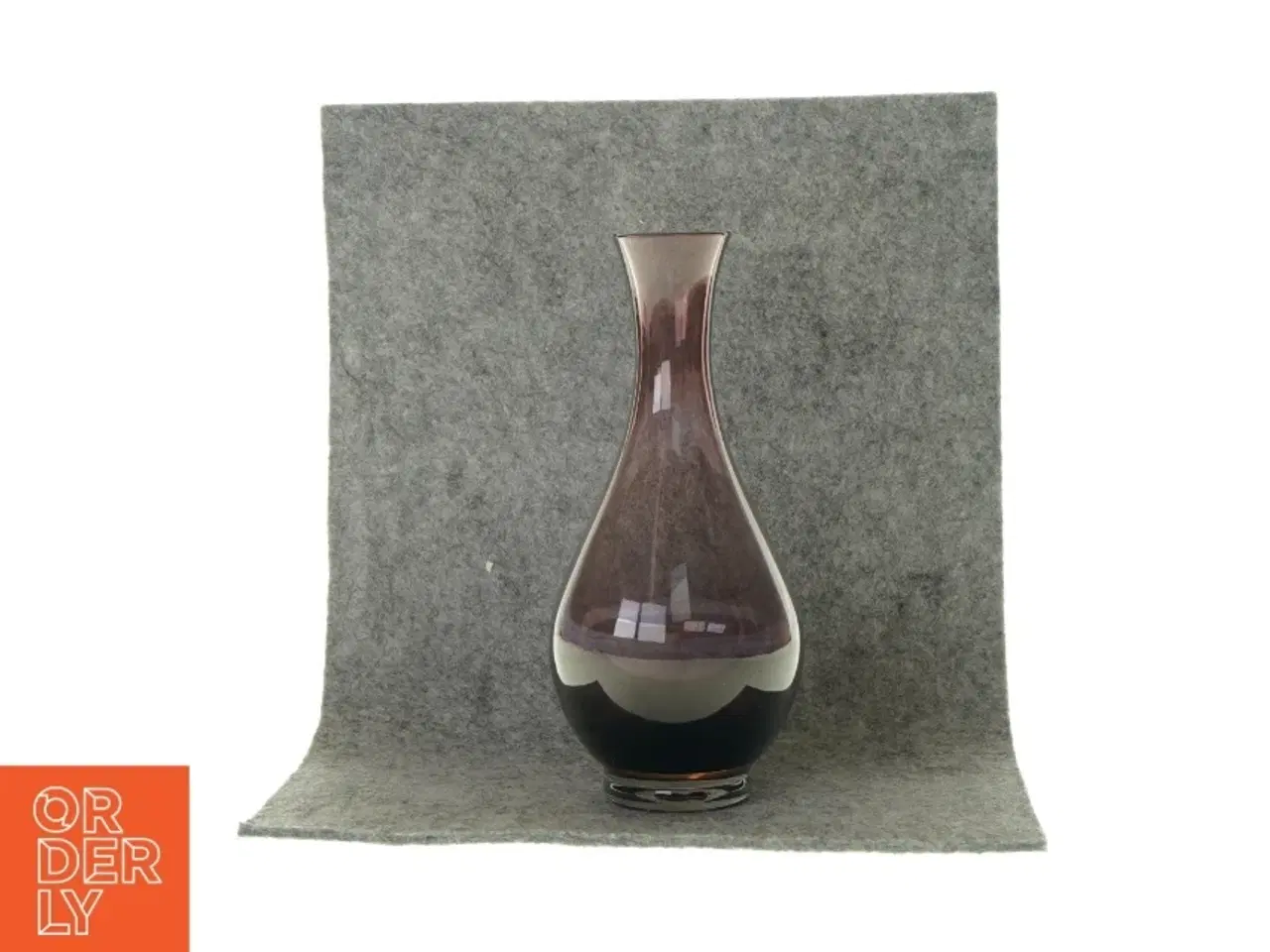 Billede 1 - Vase i lilla glas