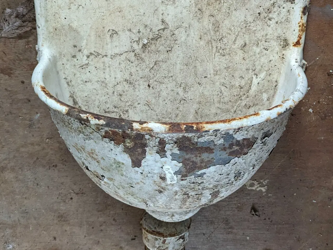 Billede 1 - Havepynt? Gammeldags pissoir, vælg selv