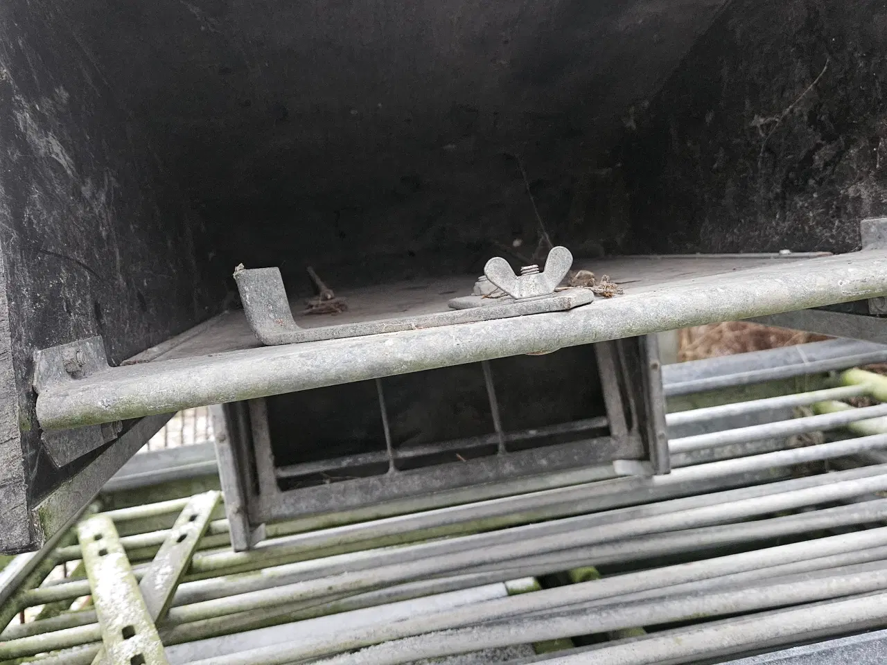 Billede 2 - Foder automat brugt til får 