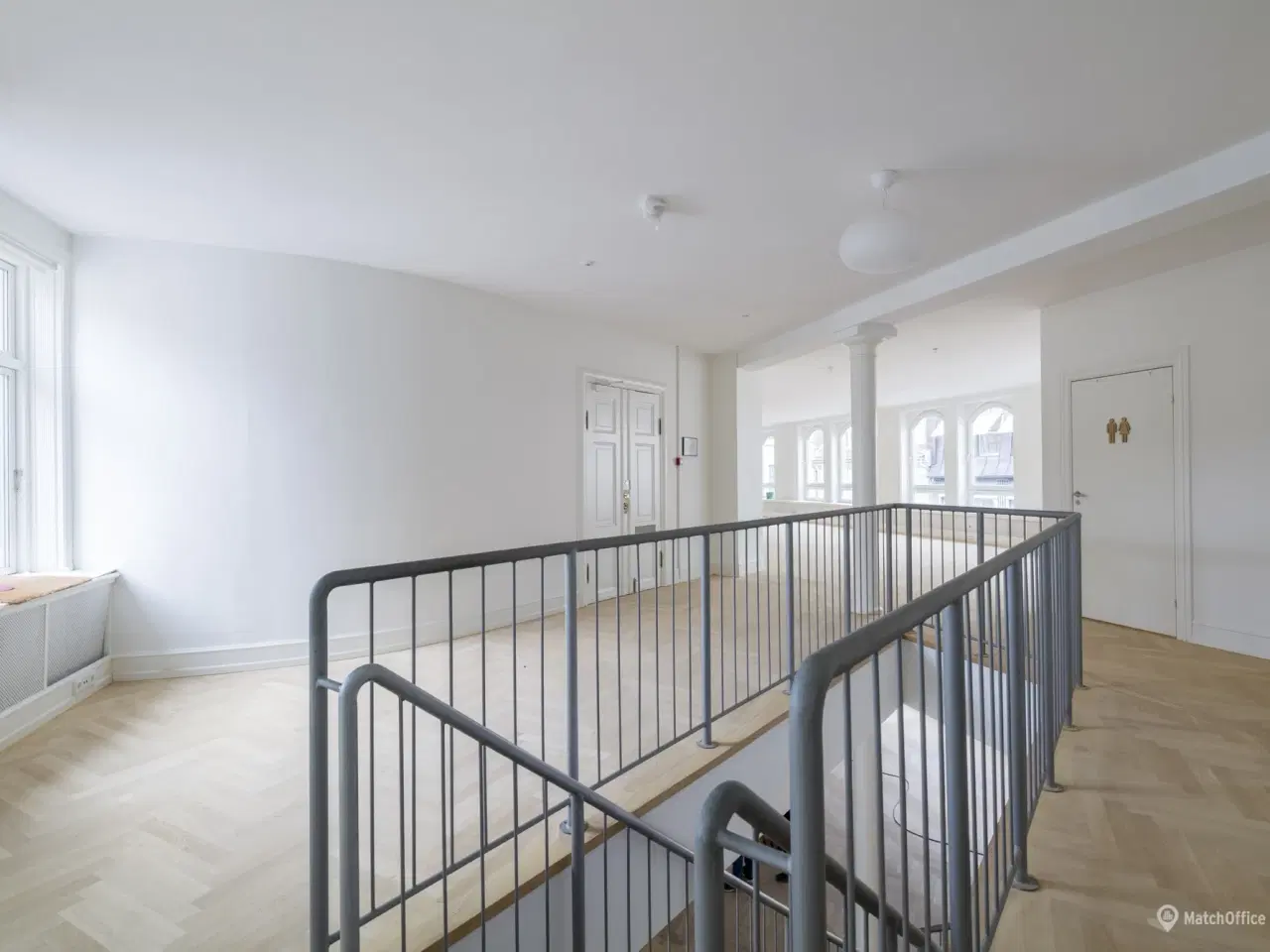 Billede 7 - Indbydende kontorer i stilsikre rammer