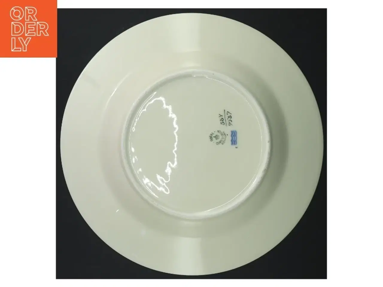 Billede 3 - Grøn Melodi.  Sæt af porcelænstallerkener med blomsterdesign fra Royal Copenhagen (str. Ø. 24,5 cm)