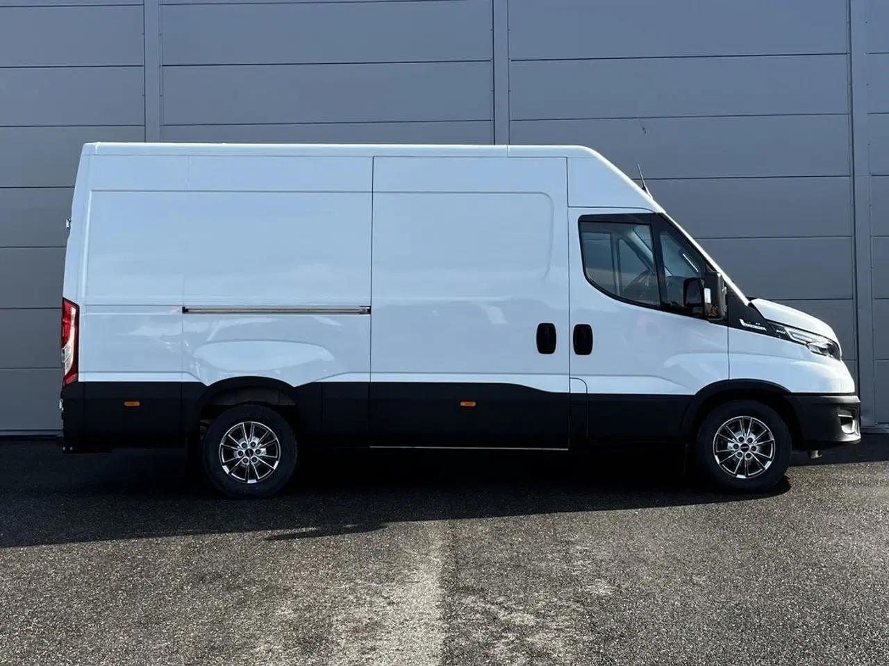 Billede 9 - Iveco Daily 2,3 35S16 12m³ Van AG8