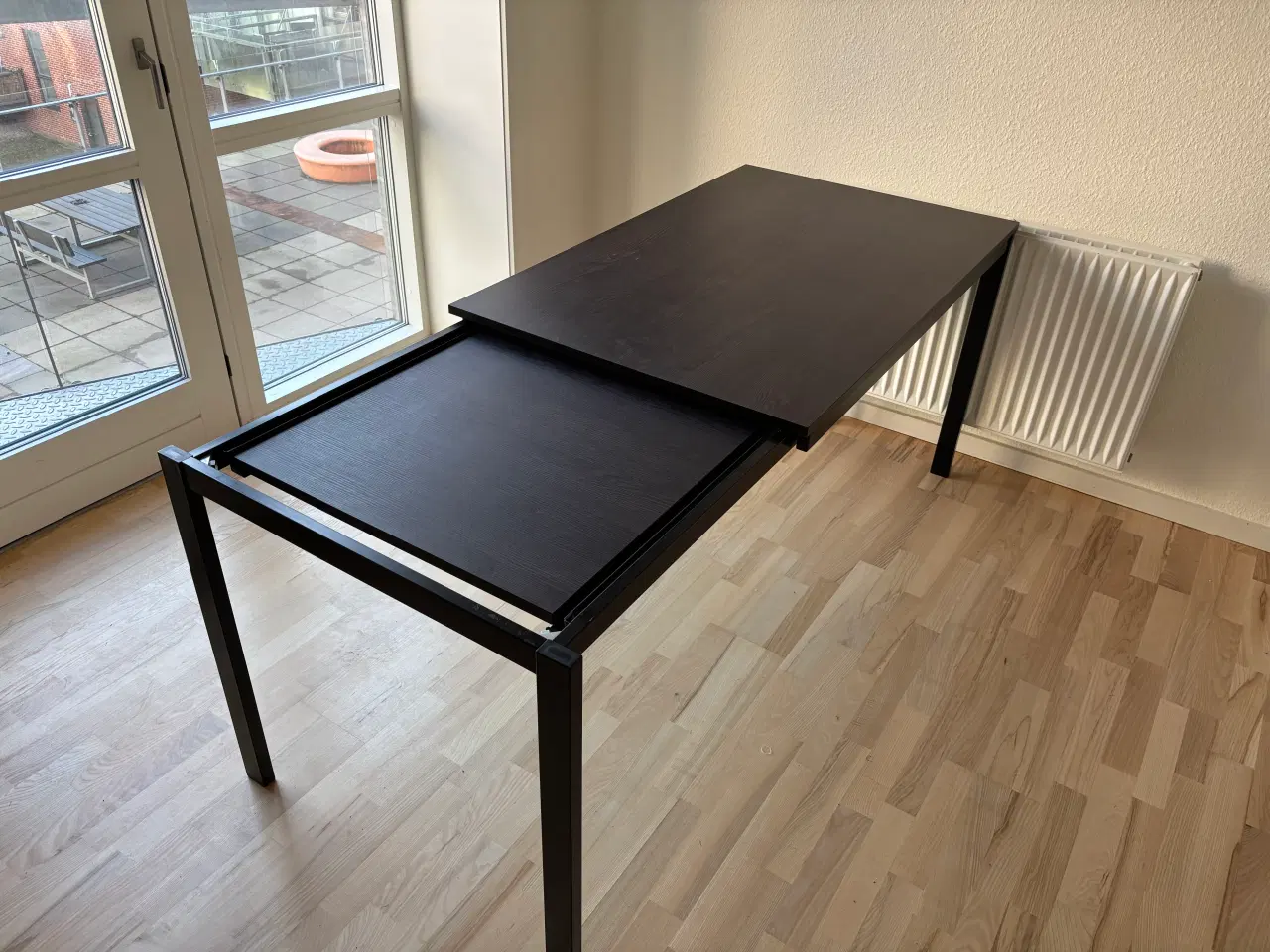 Billede 3 - Spisebord med udtræk