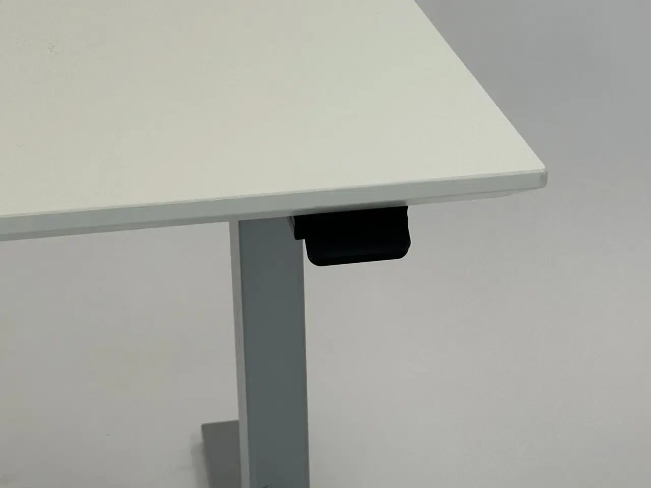 Billede 4 - Hæve-/sænkebord 140x80 - Linak