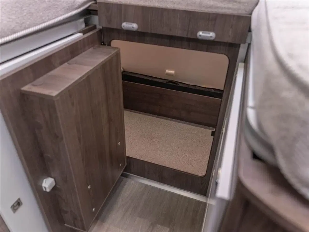 Billede 35 - 2025 - Benimar Tessoro 463 NK   Populær enkeltsengscamper