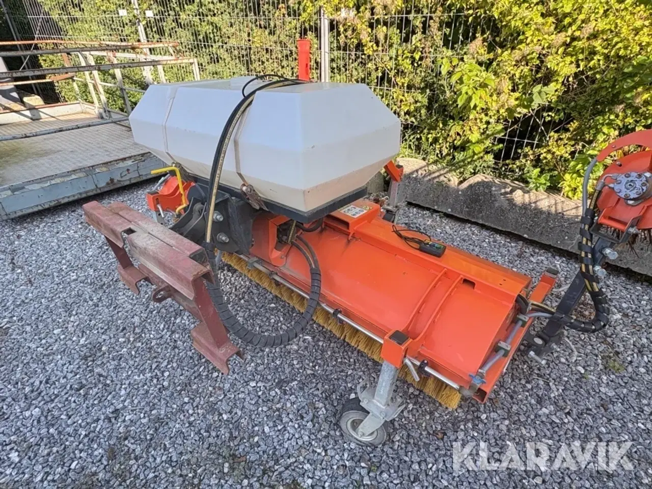 Billede 5 - Kost med opsamler og vandtank Moderntech BMR 200