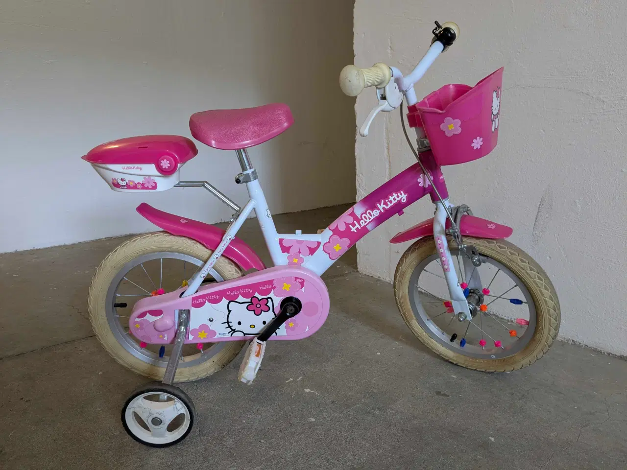 Billede 1 - Hello Kitty cykel med støttehjul
