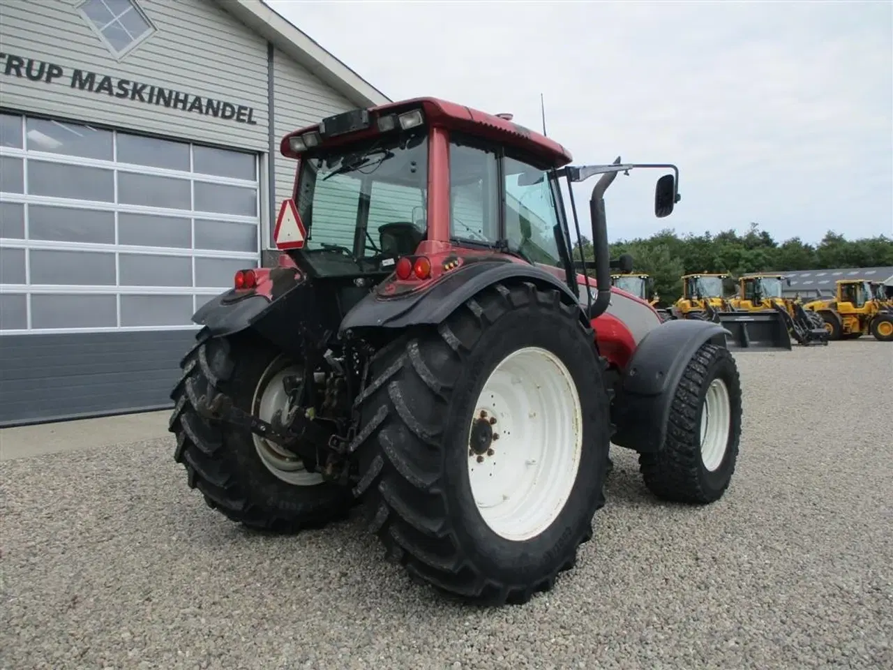 Billede 14 - Valtra T190 Med frontlift og affjedret foraksel