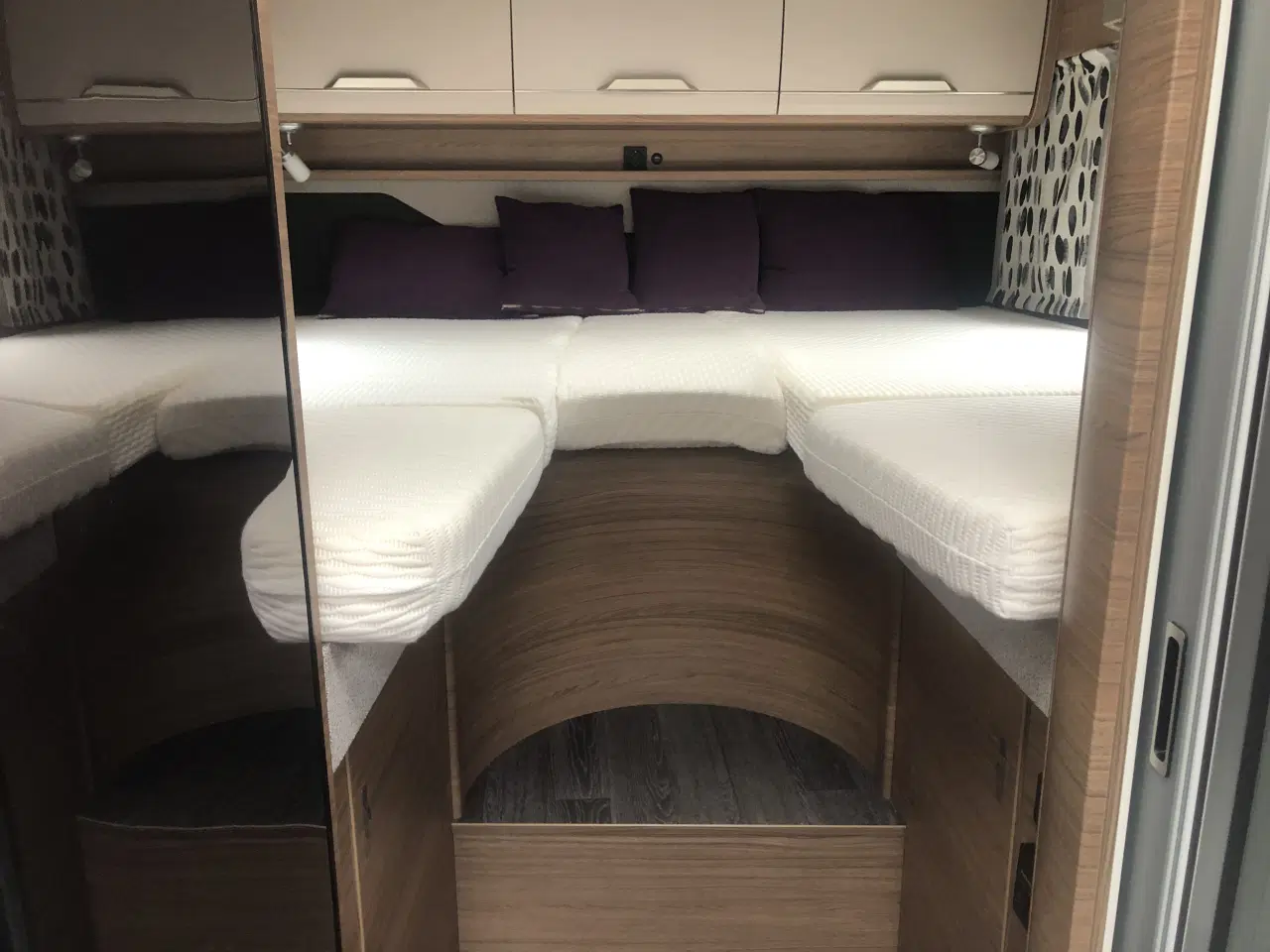 Billede 18 - KNAUS VANSATION TI 640 MEG 13000km