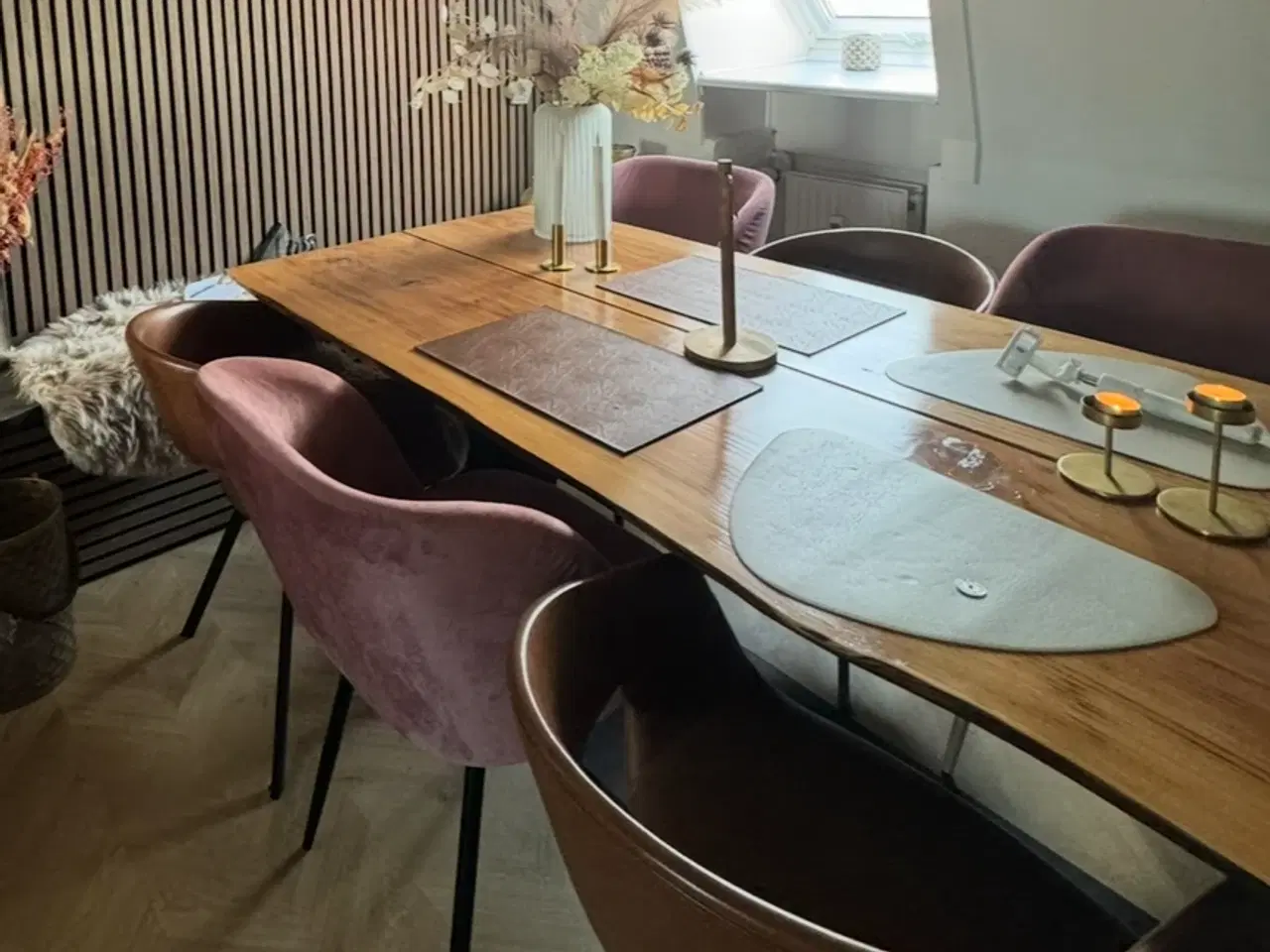 Billede 2 - Spisebord i massiv træ