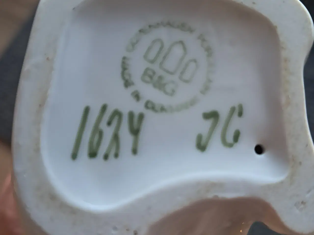 Billede 3 - Bing og Grøndahl Pige i natkjole 