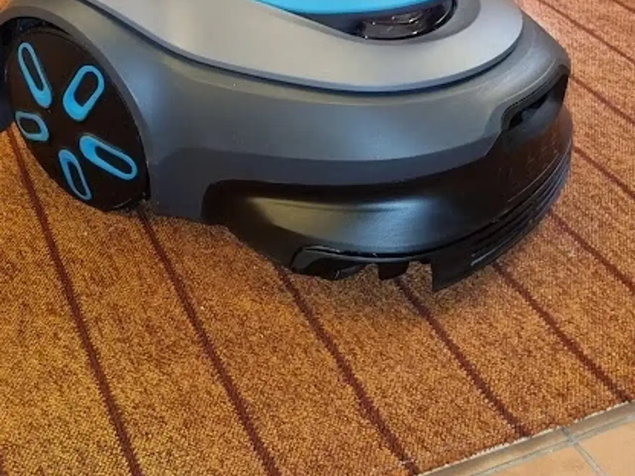 Billede 3 - GARDENA Robotplæneklipper  incl. garage