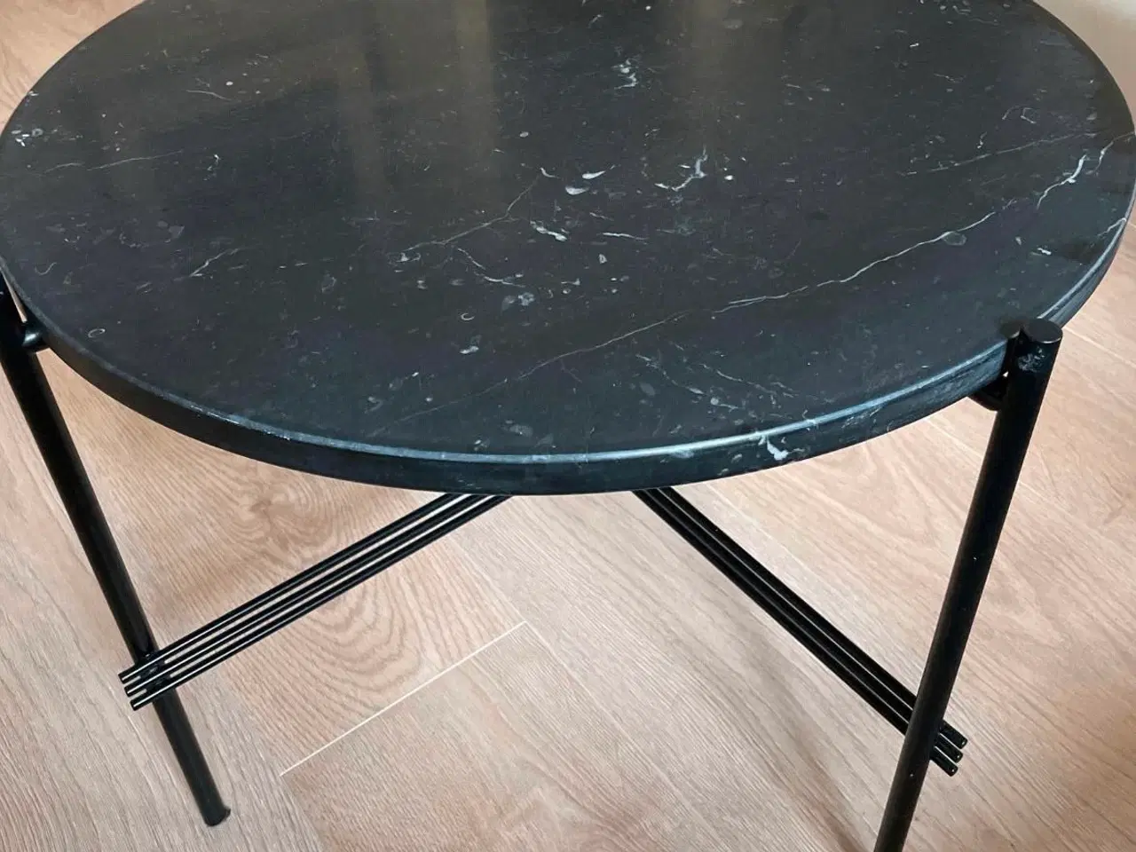 Billede 1 - GUBI Sofabord i marmor