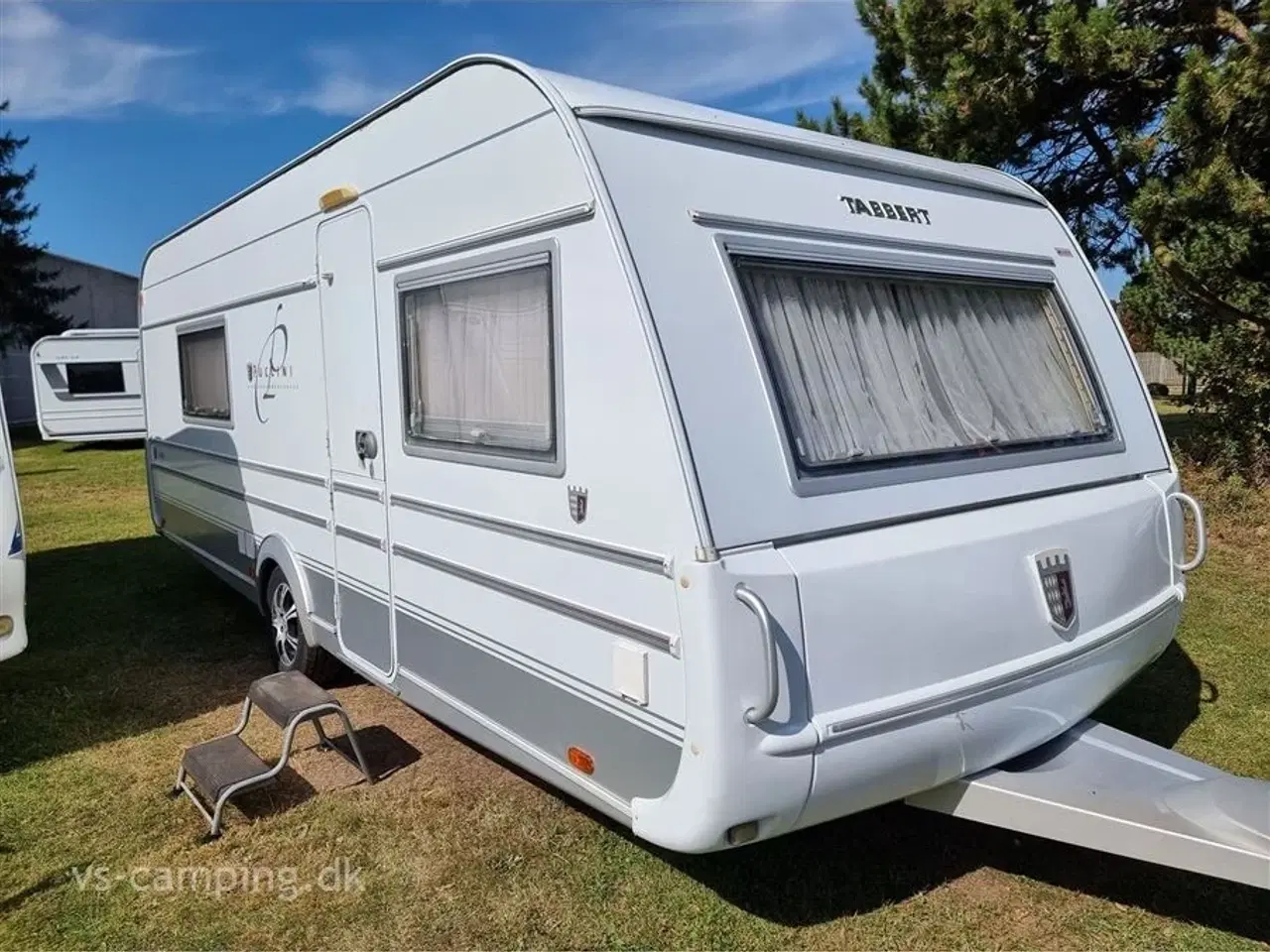 Billede 1 - 2010 - Tabbert Puccini 560 UEB 250   LÆKKER CAMPINGVOGN MED ENKELTSENGE, BRUSEKABINE OG STORT TOILETRUM