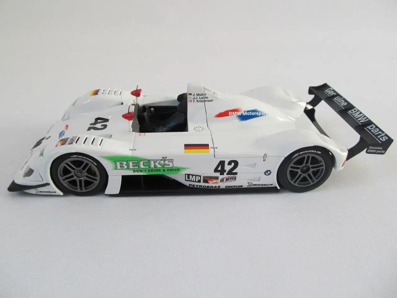 Billede 2 - 1999 BMW V12LMR #42 Sebring - 1:18