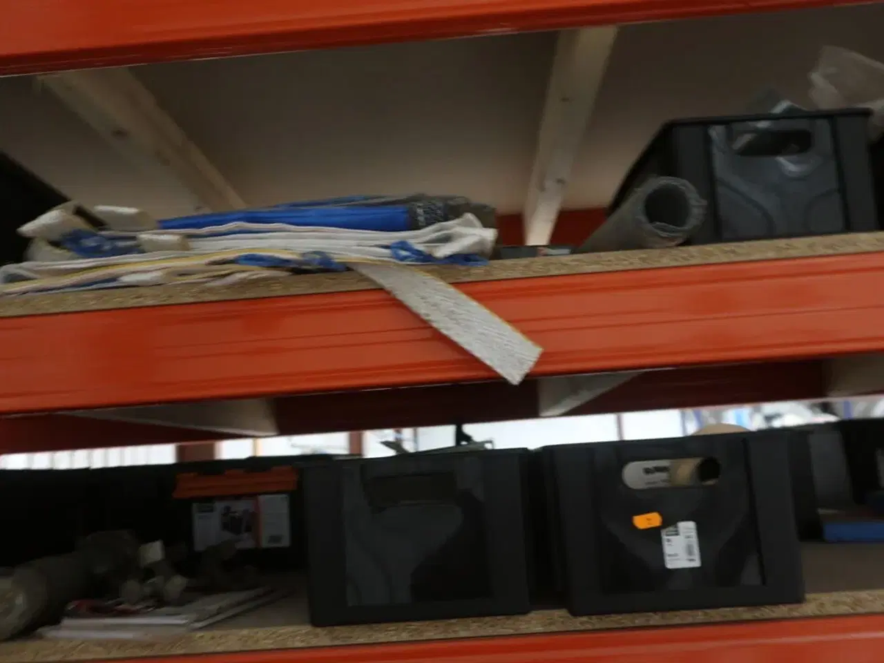 Billede 25 - Lagerreol med div. Værktøj og varelager